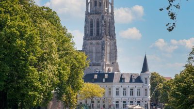 Breda Grote kerk met gracht