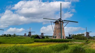 Panorama van 11 molens Kinderdijk – Zuid-Holland